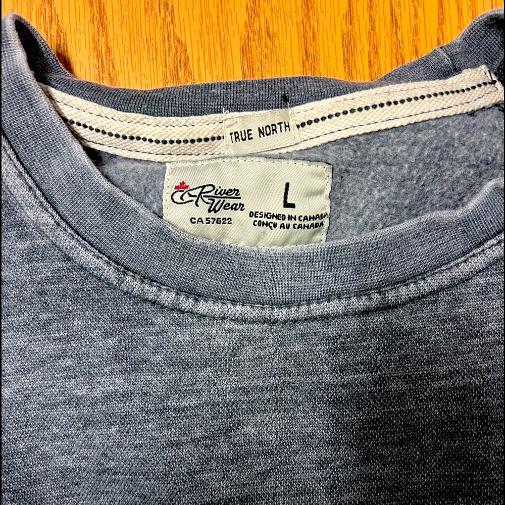 Large grey pullover with pockets